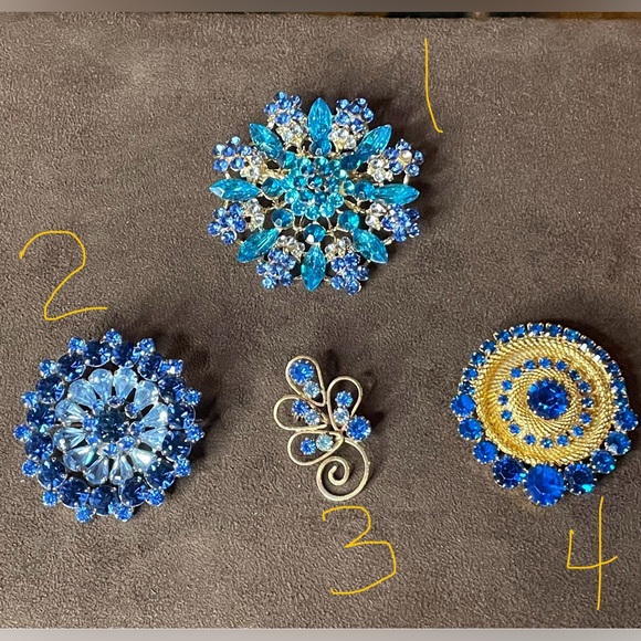 Blue rhinestone brooches (choice of one) - Picture 2 of 8
